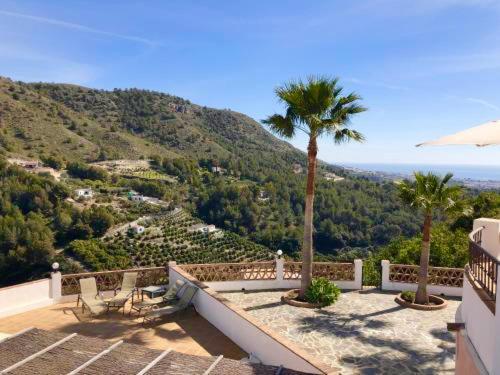 With Private Pool, Mountain And Sea Views Málaga